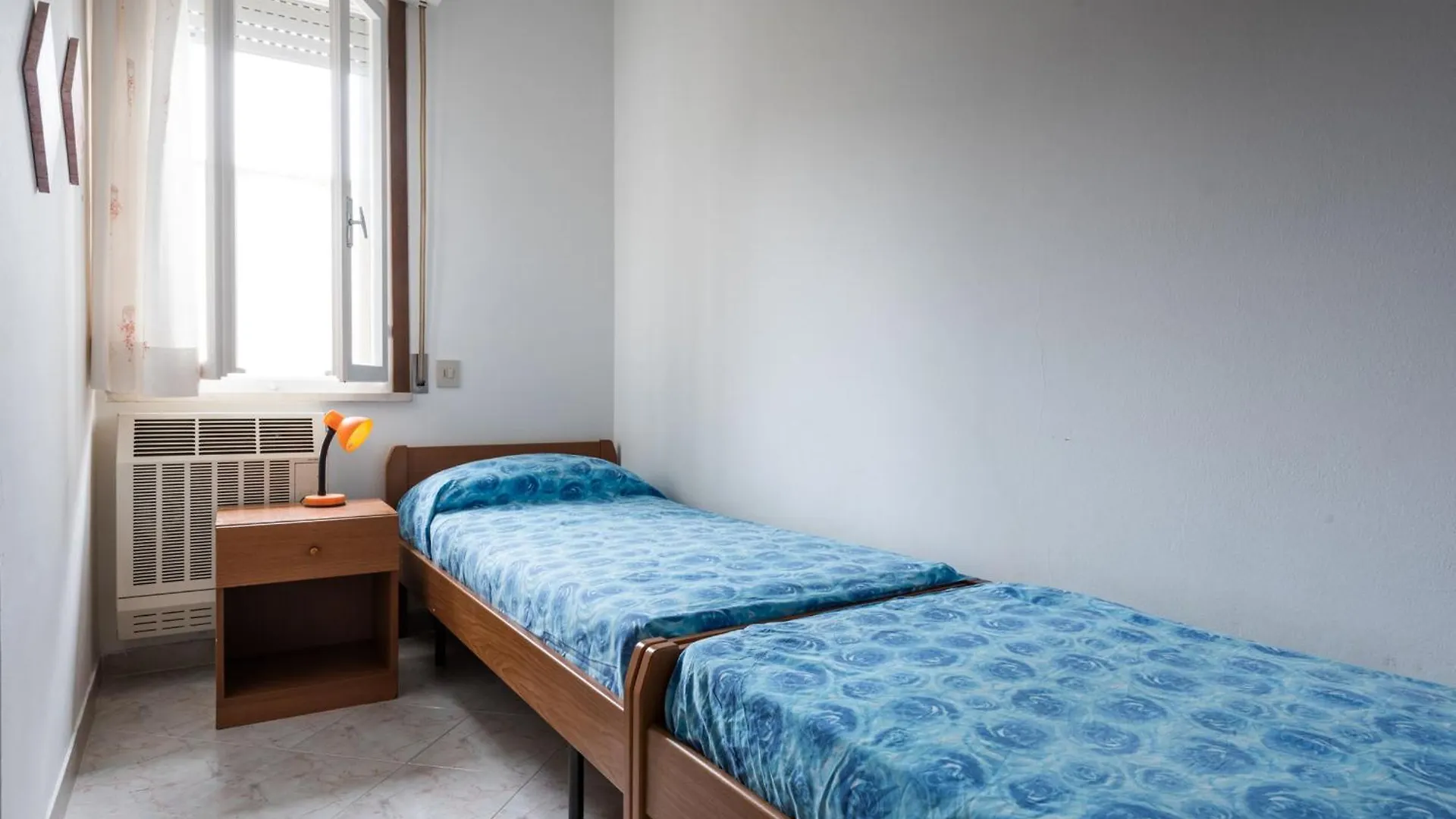 Luminous Apartment With Garden 比比翁